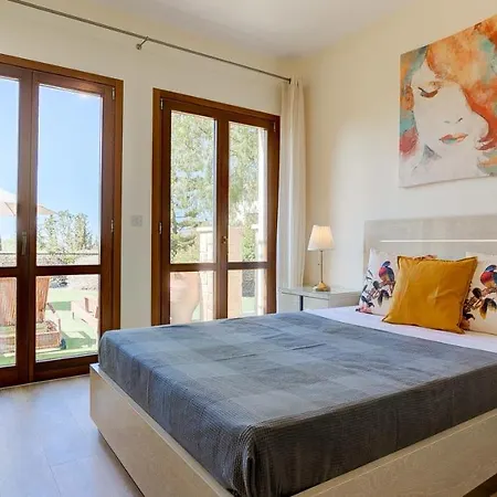 Bl02 - Ground Floor, South-facing Garden, Aphrodite Hills Apartment Kouklia